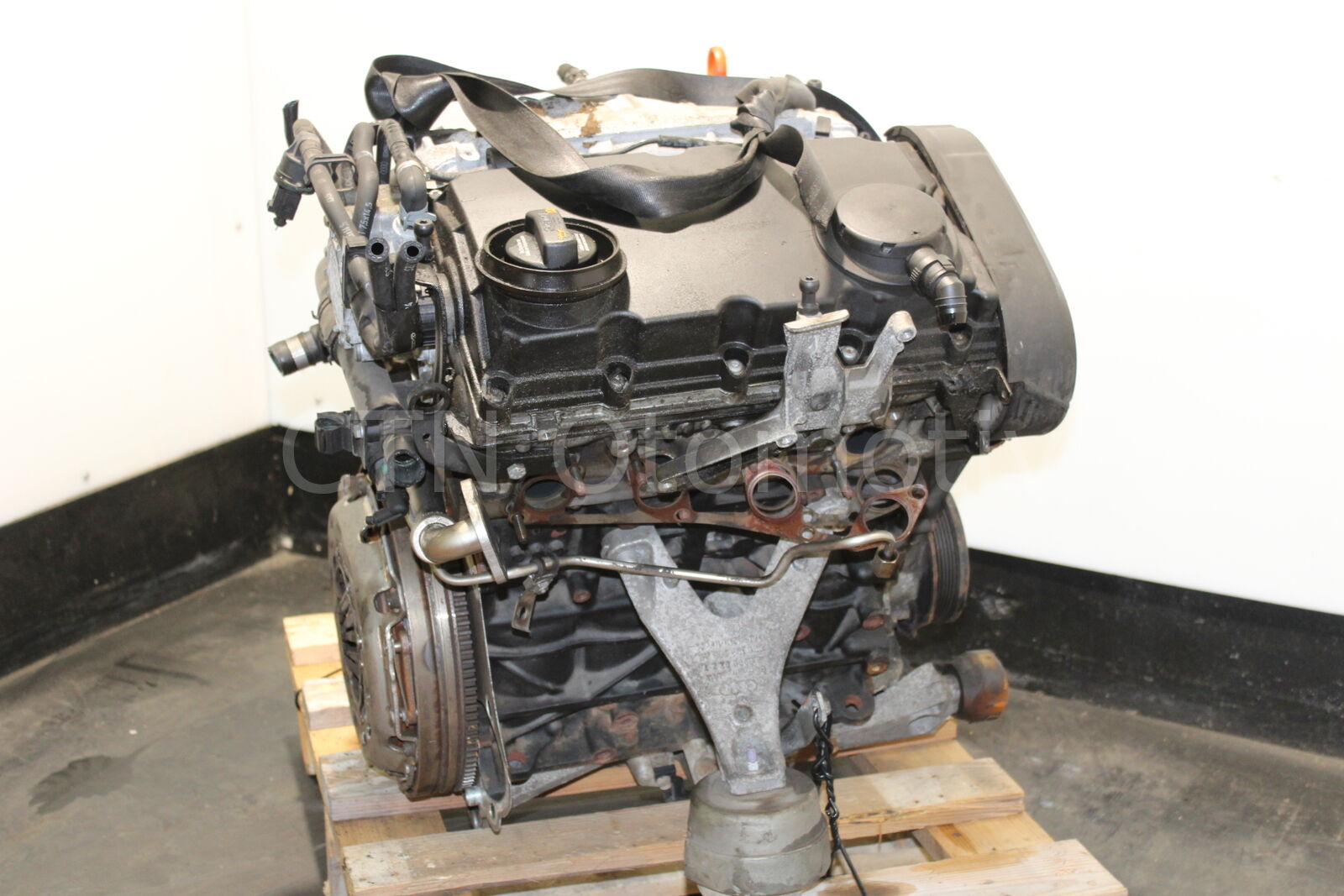 AUDI A4 2.0 TDI ÇIKMA MOTOR (BRE)