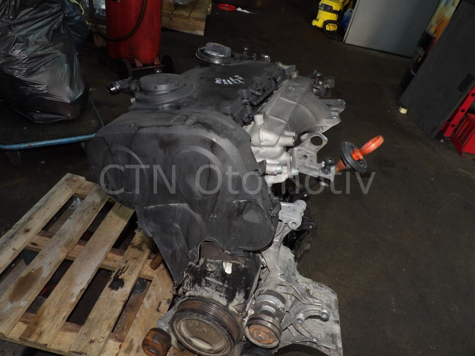 AUDI A4 2.0 TDI ÇIKMA MOTOR (BLB)