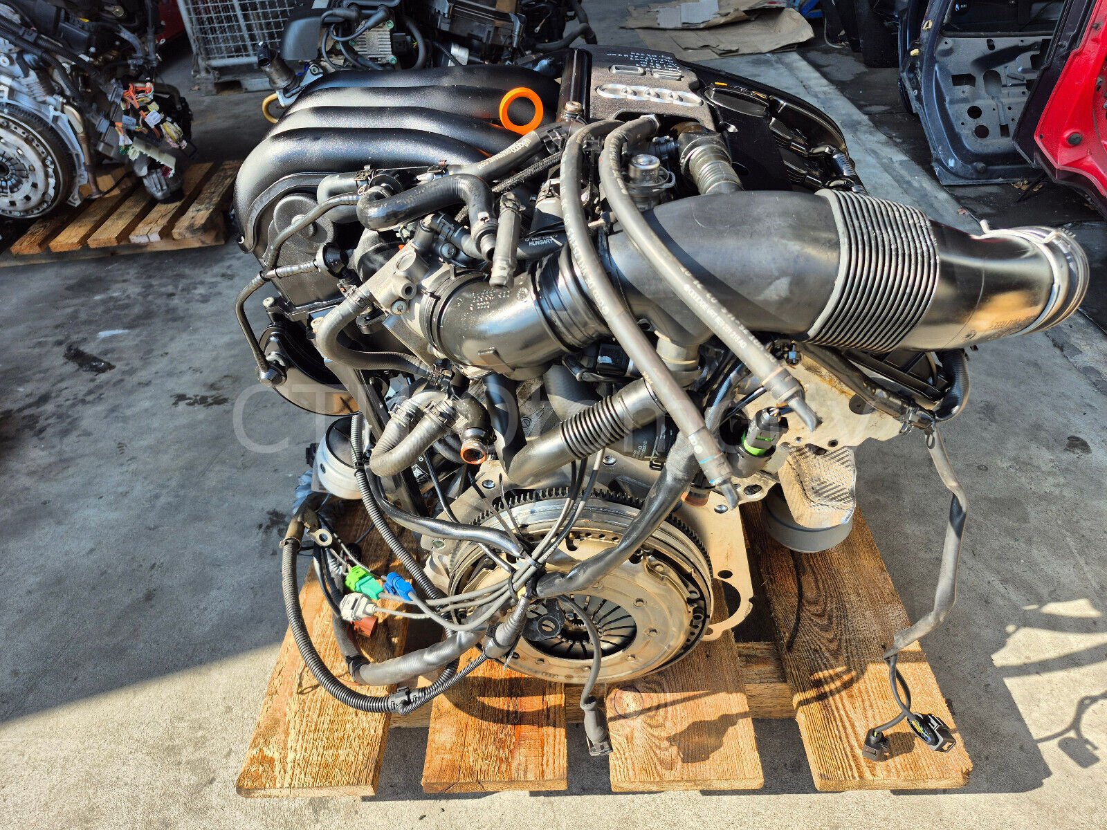 AUDI A4 2.0 ÇIKMA MOTOR (ALT)