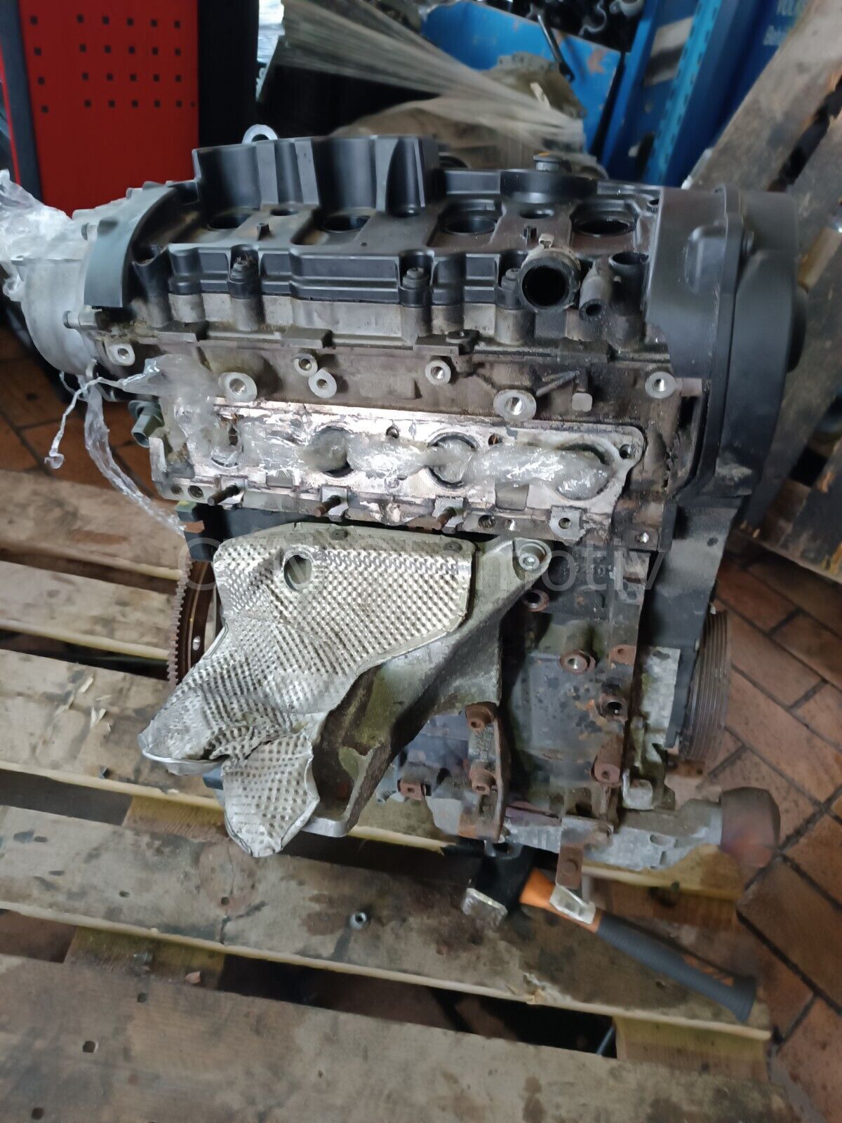 AUDI A4 B5 1.8 ÇIKMA MOTOR (APT)