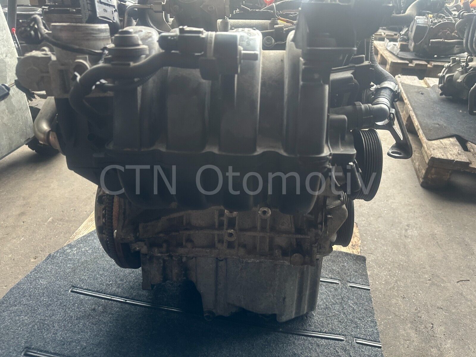 Volkswagen Golf 1.6 FSI Çıkma Motor (BLF)