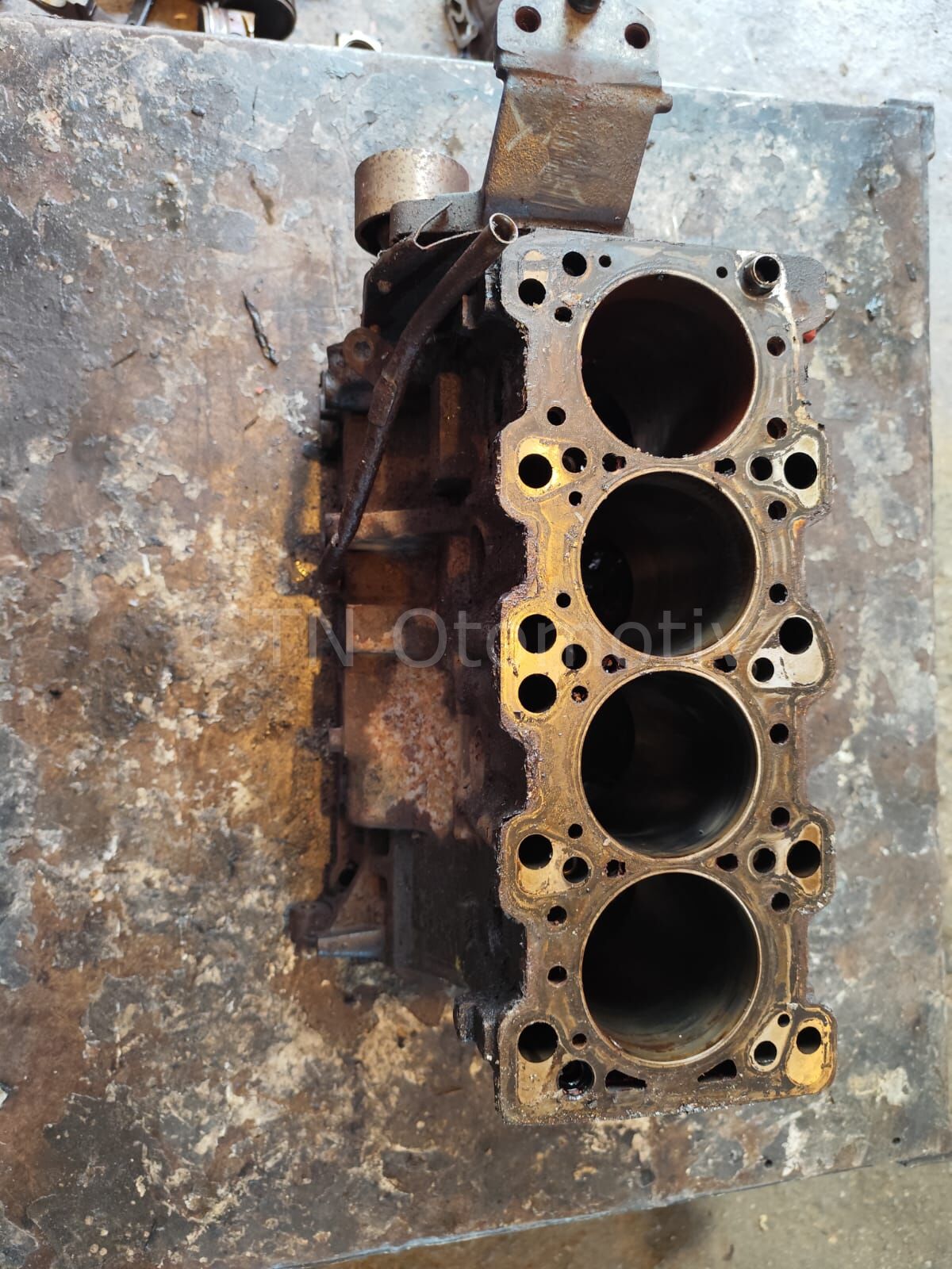 Kia Magentis 2.0 L Motor Blok (G4JP)