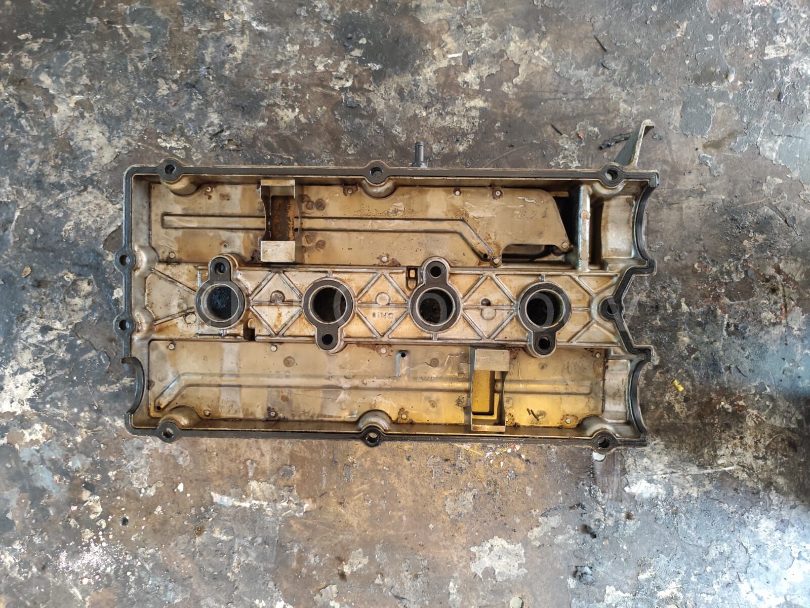 Hyundai Sonata 2.0 Benzinli Motor Sübop Kapağı (G4JP)